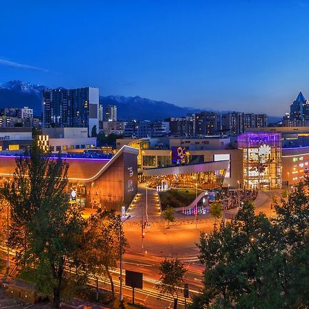 Deluxe Plaza Hotel Almaty Ngoại thất bức ảnh