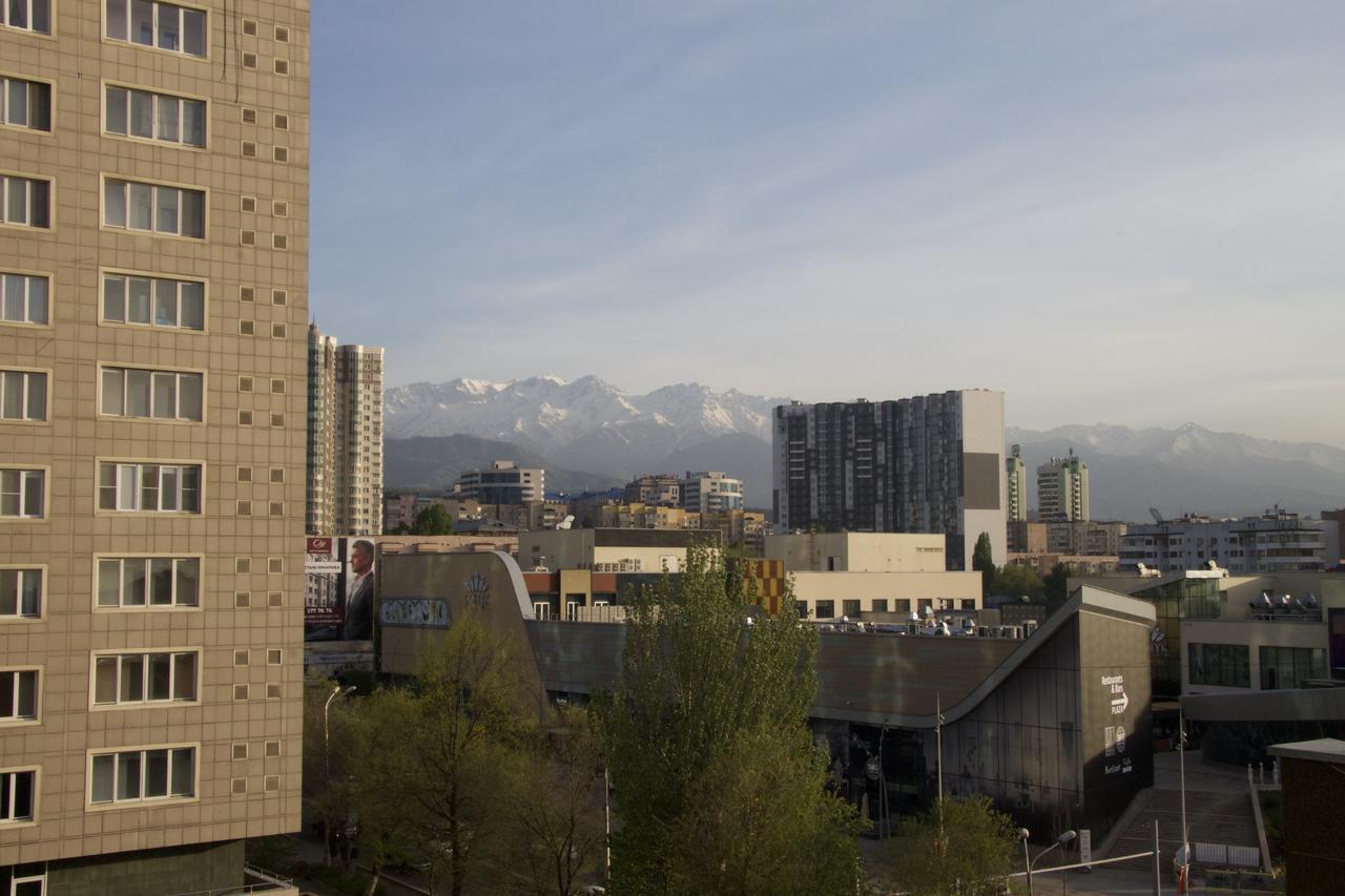 Deluxe Plaza Hotel Almaty Ngoại thất bức ảnh