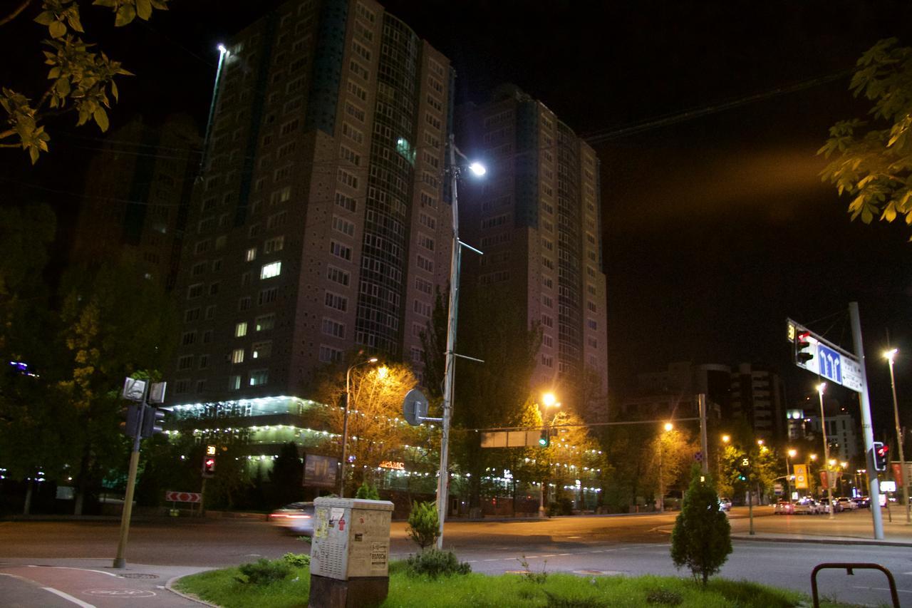 Deluxe Plaza Hotel Almaty Ngoại thất bức ảnh