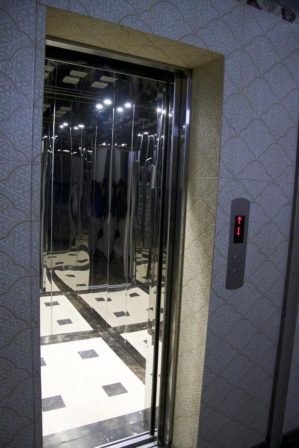 Deluxe Plaza Hotel Almaty Ngoại thất bức ảnh